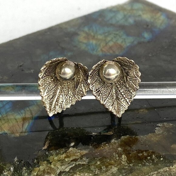 VTG Sterling Silver 925 Dainty 0.67" Textured Leaf Ball Screw Back Earrings - Picture 12 of 16
